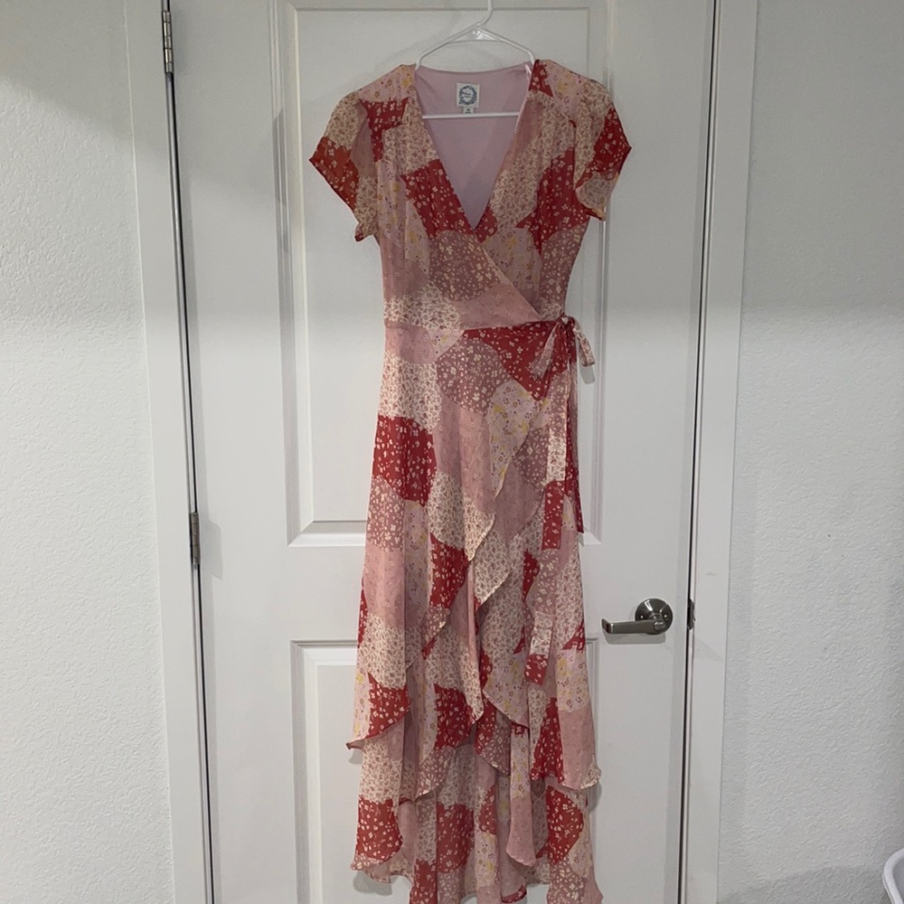 Short sleeve, floral dress.